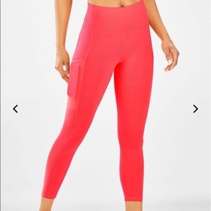Fabletics Mila High-wasted Pocket Capri